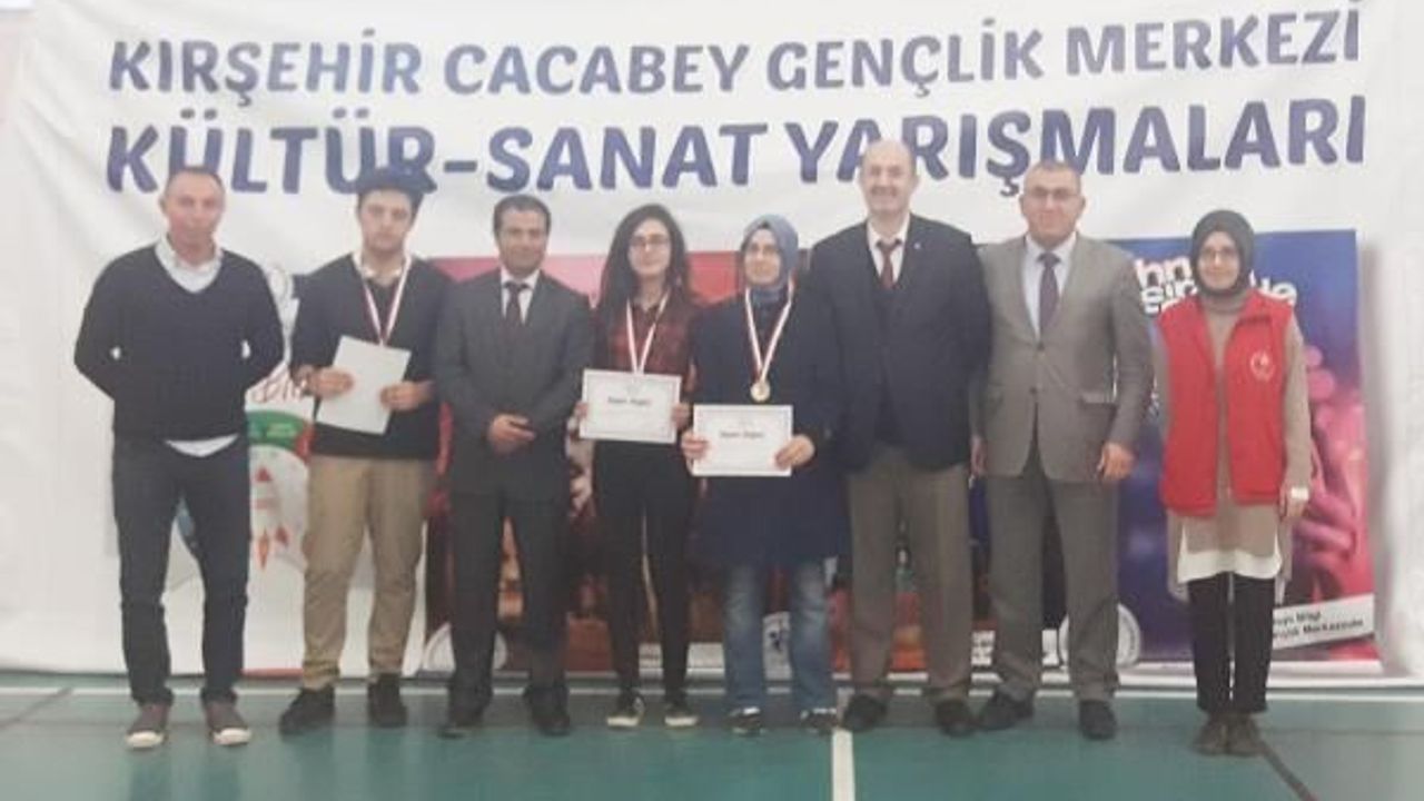 Hacı Fatma Erdemir Anadolu Lisesi Bilgi Yarışması’nda birinci