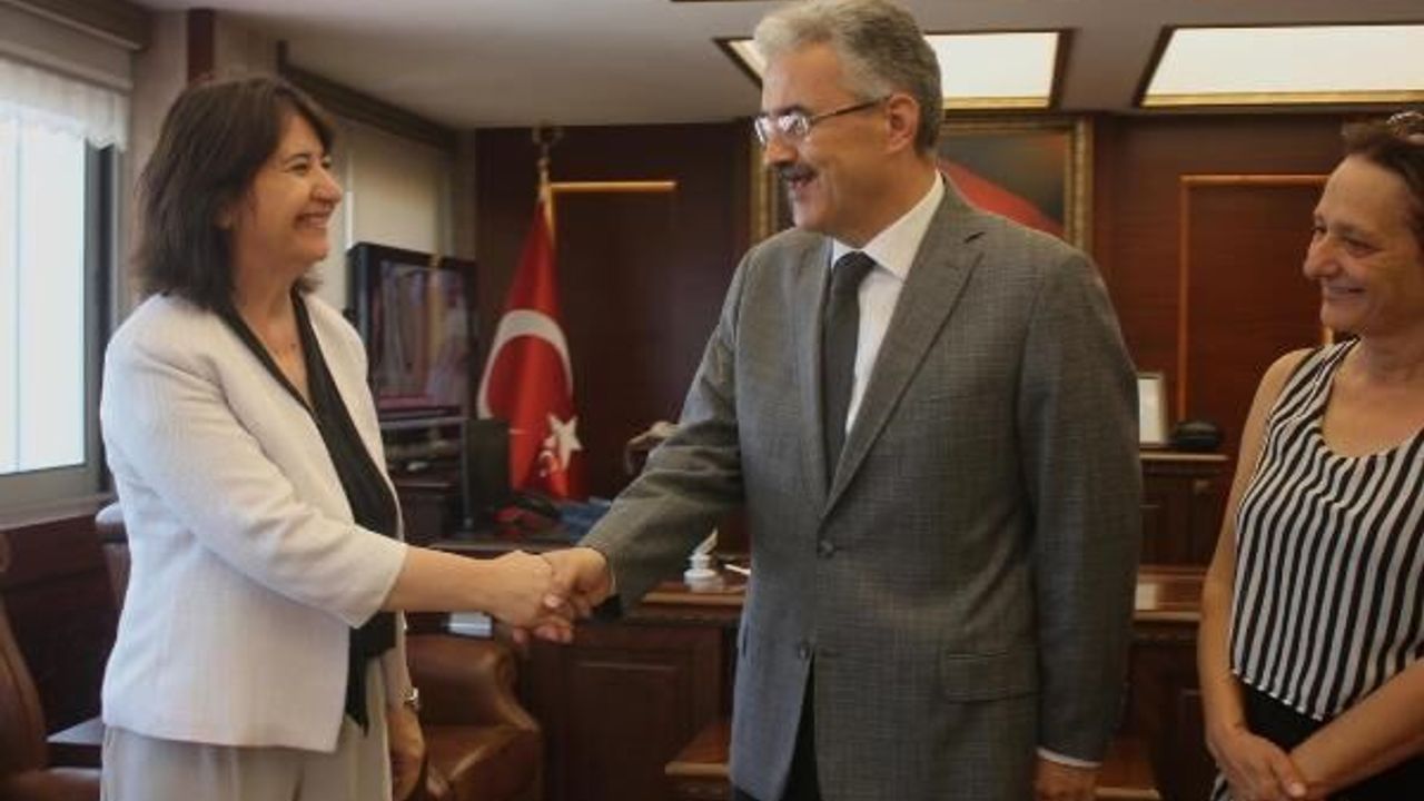 İzmir'de HDP’lilerden vali ve belediye başkanına ziyaret