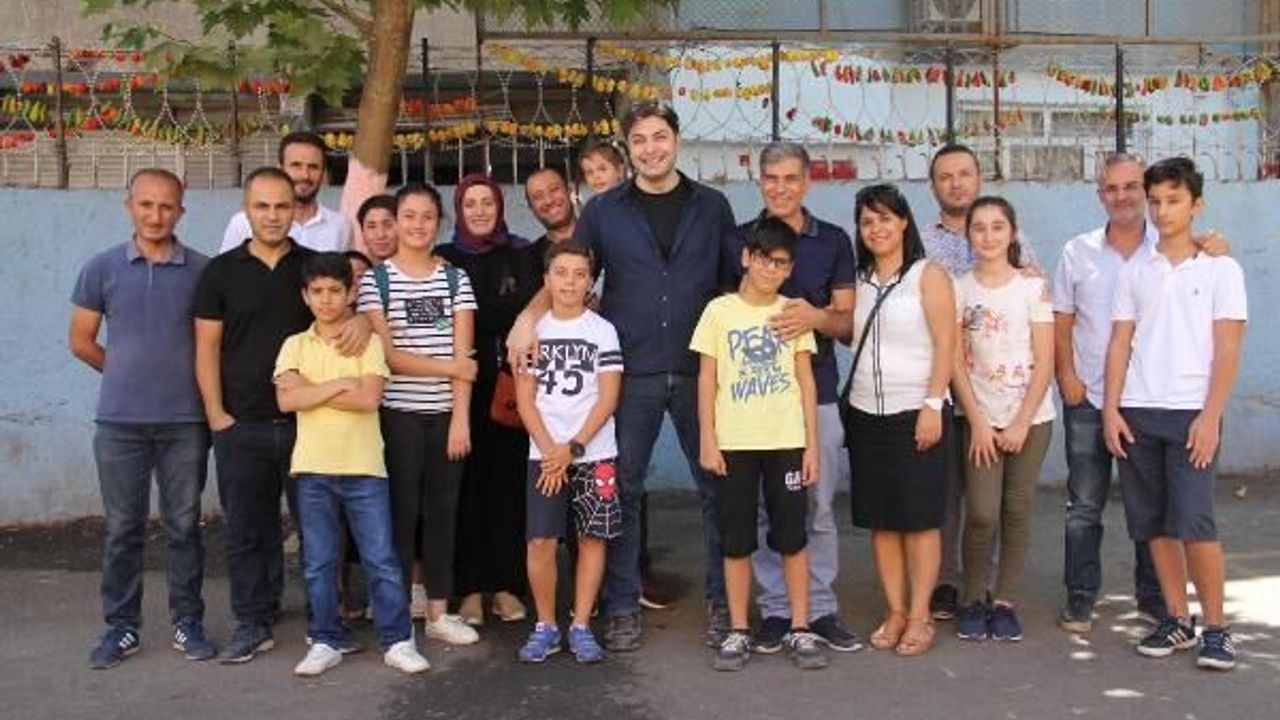 Arşivleri 3 yıl taradı, üstün zekalı öğrencileri ortaya çıkardı