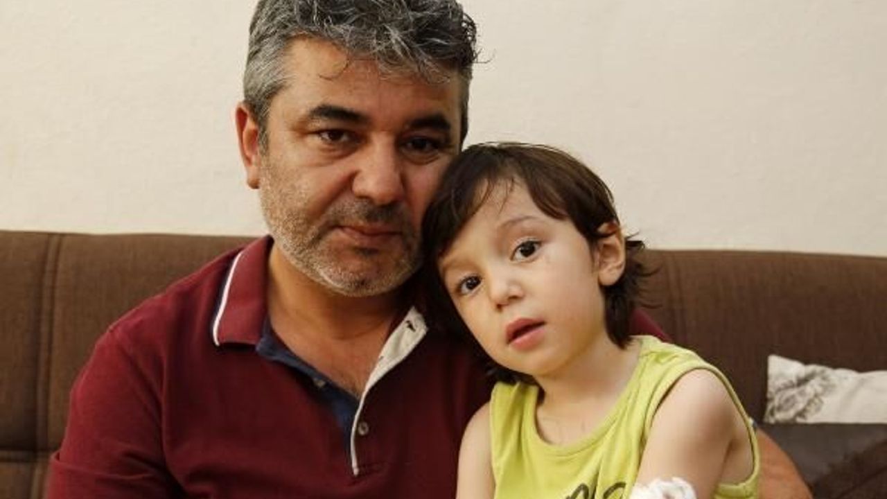 Dağ kızağı, minik Batuhan'ın kolunun üstünden geçti