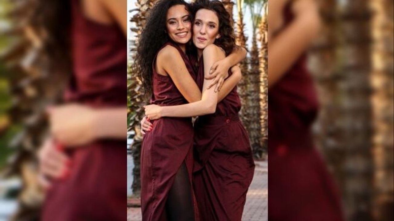 Güzel mankenler katalog çekiminde