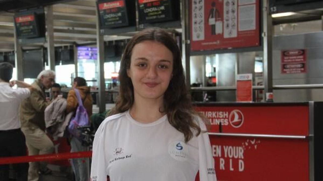 Avrupa şampiyonu yüzücü Sümeyye Boyacı dünya serisi için ABD'ye gitti