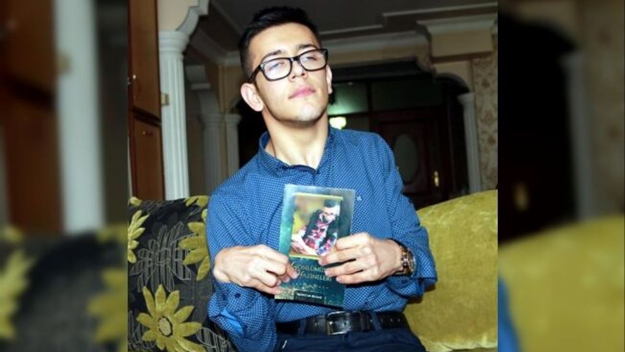 Okul birincisi engelli öğrenci Mertcan şiir kitabı çıkardı