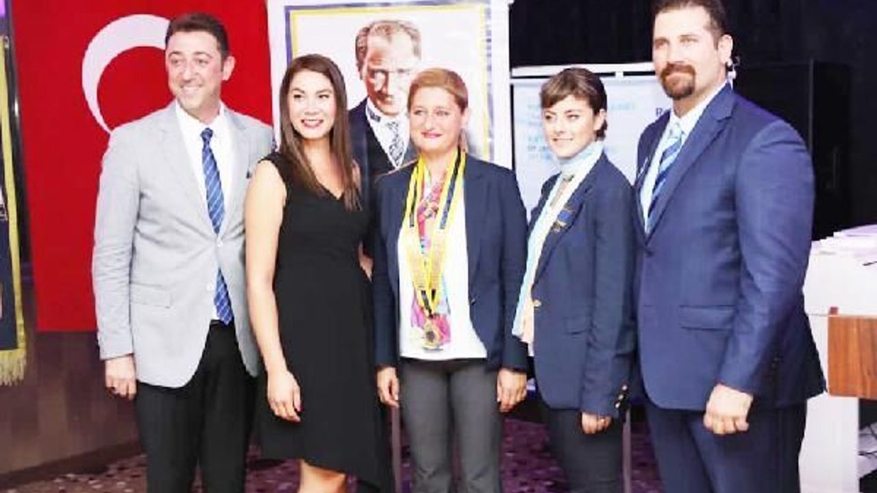 Bandırma Rotary Kulübü'nün ilk kadın başkanı Fatma Sibel Salı oldu