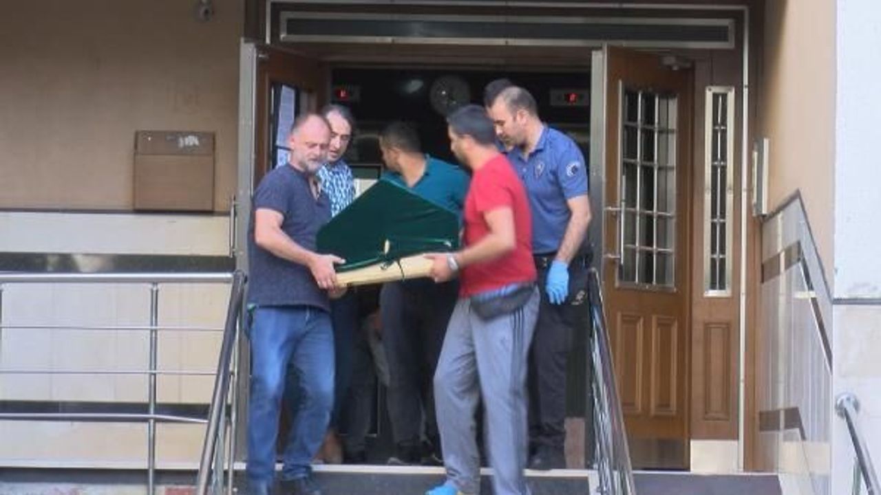 /geniş haber/ Beylikdüzü'nde olay: Eşini öldürdü, kayınpederini yaralayıp intihar etti 