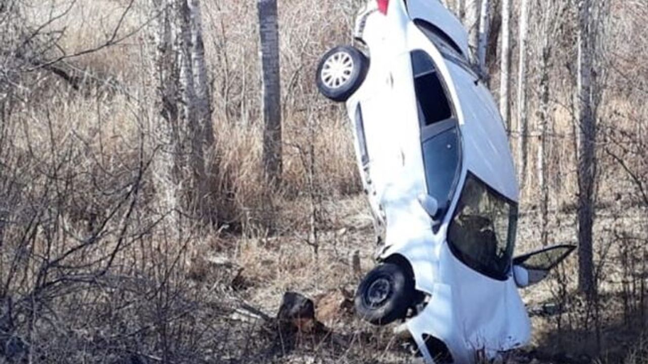 Kırıkkale’de ilginç trafik kazası, otomobil ’amuda’ kalktı: 1 yaralı