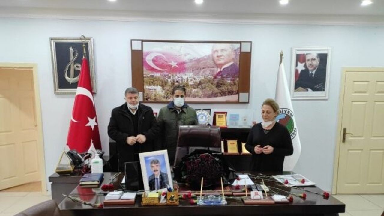 Sason’da belediye personeli, kalp krizi sonucu hayatını kaybeden başkanlarını andı