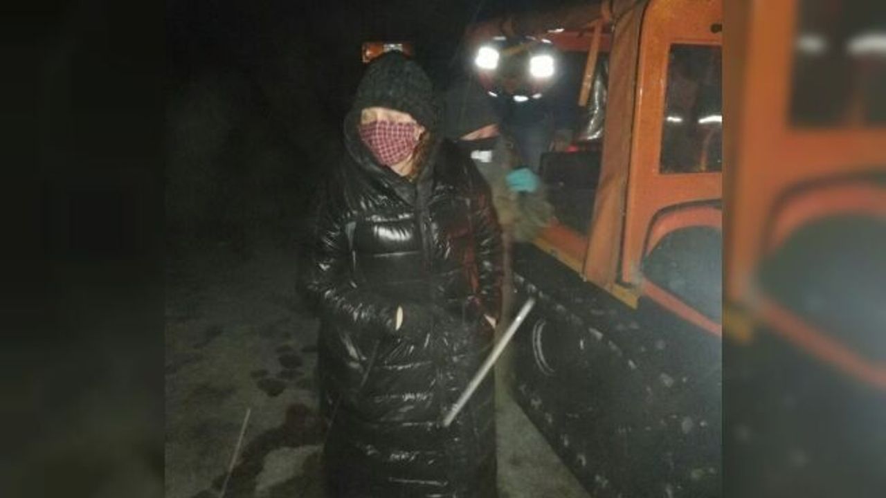 Amerika ve Kanadalı kadın turistler Nemrut Dağı’nda mahsur kaldı