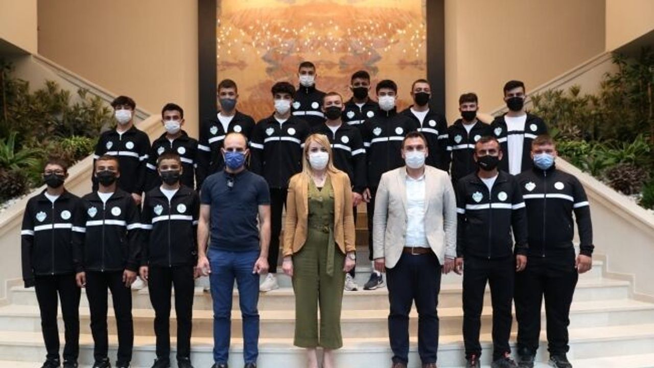 Merkezefendi yağlı güreş takımı Bursa yolcusu