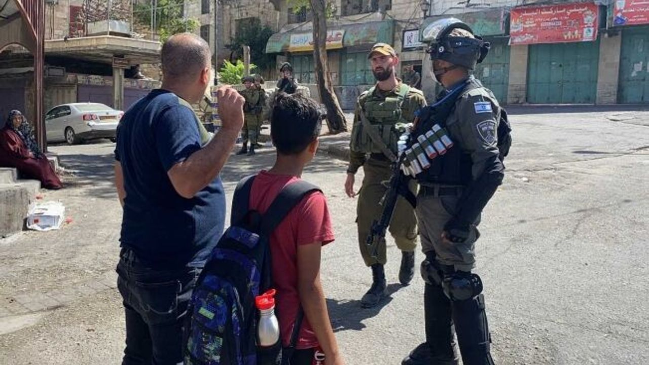 İsrail güçleri, Yahudi baskını için El Halil kent merkezini kapattı