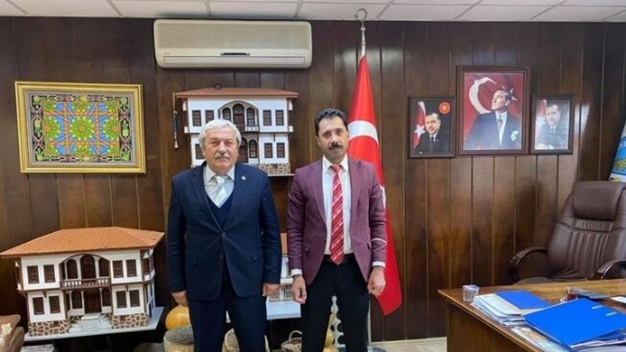 Başkan Şahin’den tayini çıkan Öz’e ilçesi adına teşekkür