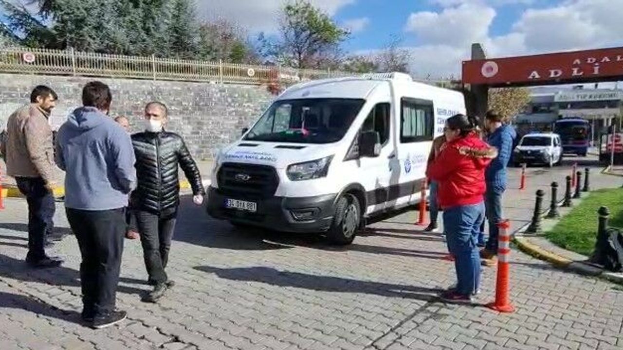 Ataşehir’de samuray kılıcıyla öldürülen kadının cenazesi Adli Tıp Kurumundan alındı