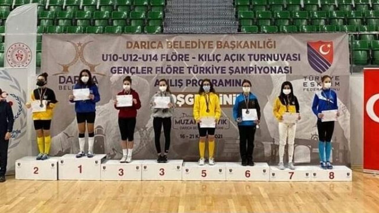 Eskrim turnuvasında Ereğlili sporcular, madalya ile dönüyor