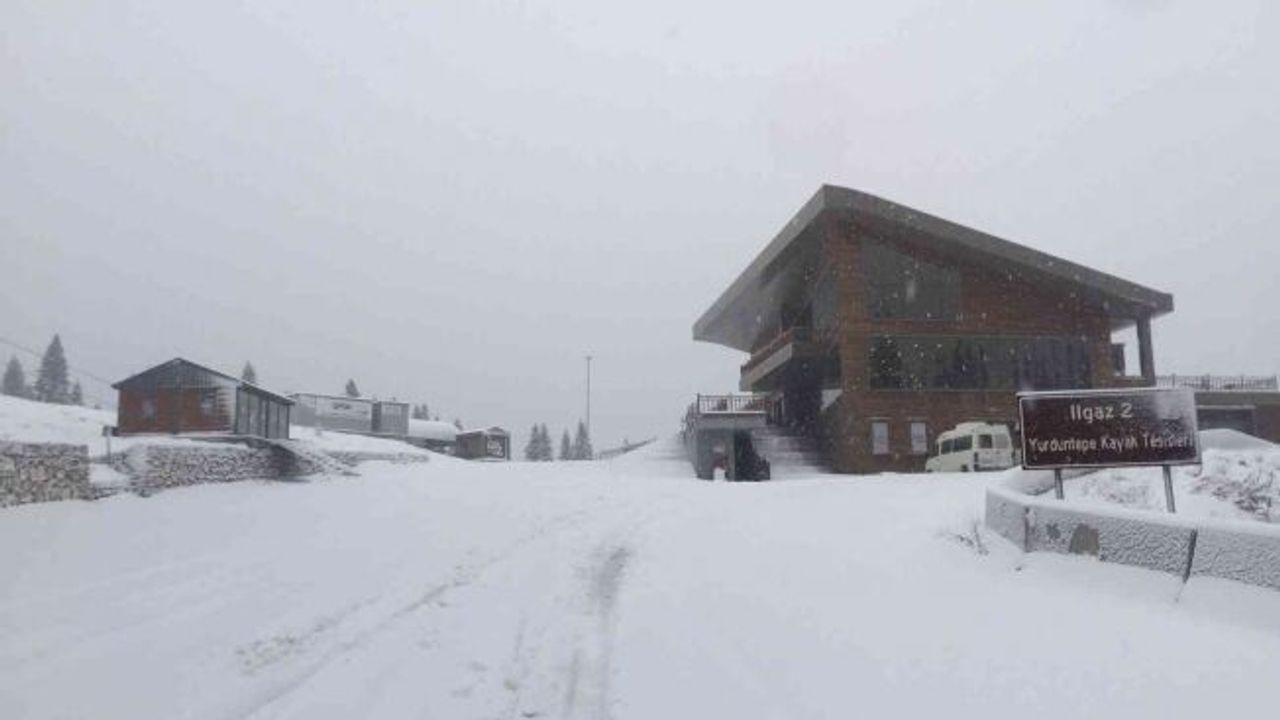 Kastamonu’nun yüksek kesimlerinde kar yağışı etkili oluyor