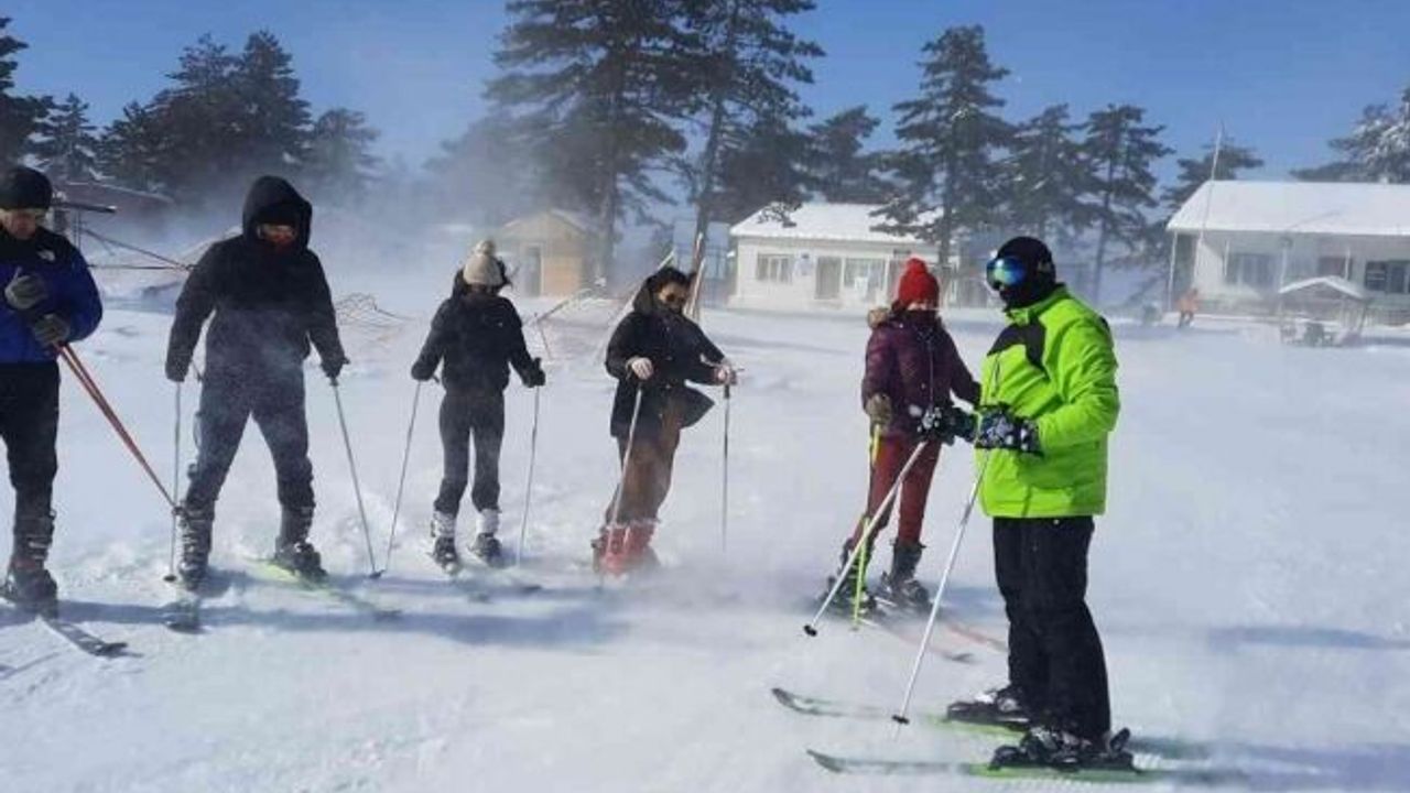 Murat Dağı Termal Kayak Merkezi’nde her seviyeden kayakçıya uygun pist