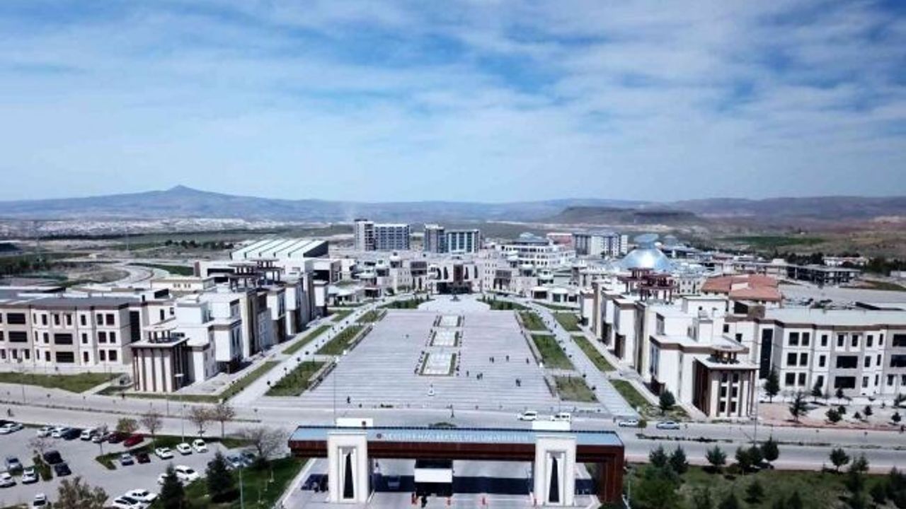 Nevşehir Hacı Bektaş Veli Üniversitesi Fen Edebiyat Fakültesi ve Eğitim Fakültesi’ne 2 profesör ataması yapıldı