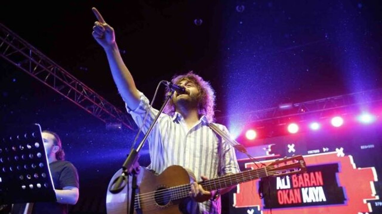 Karadeniz müziğinin sevilen ismi Ali Baran, Bayburt’ta konser verdi