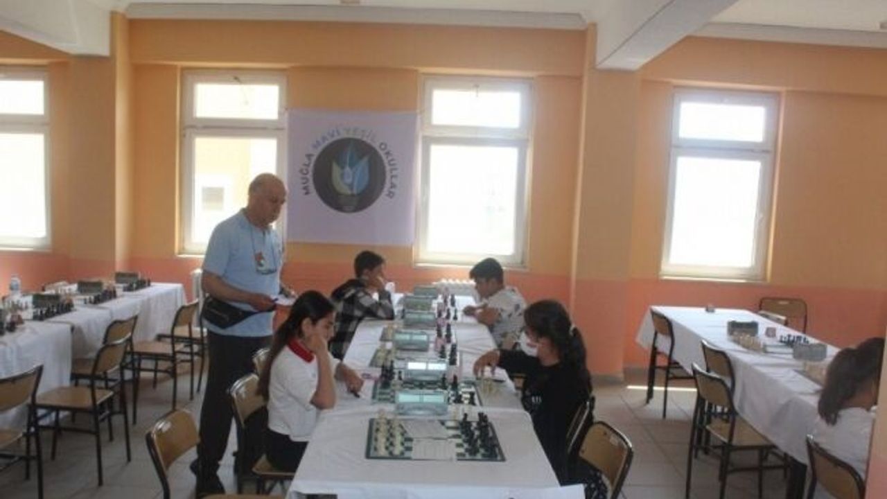 Köyceğiz’de Mavi Yeşil Okullar Projesi Satranç Turnuvası tamamlandı