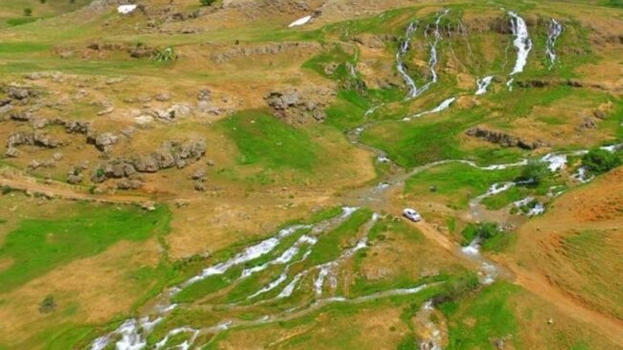 Erzincan’da Konarlı Şelalesi doğal güzelliğiyle ziyaretçilerini bekliyor