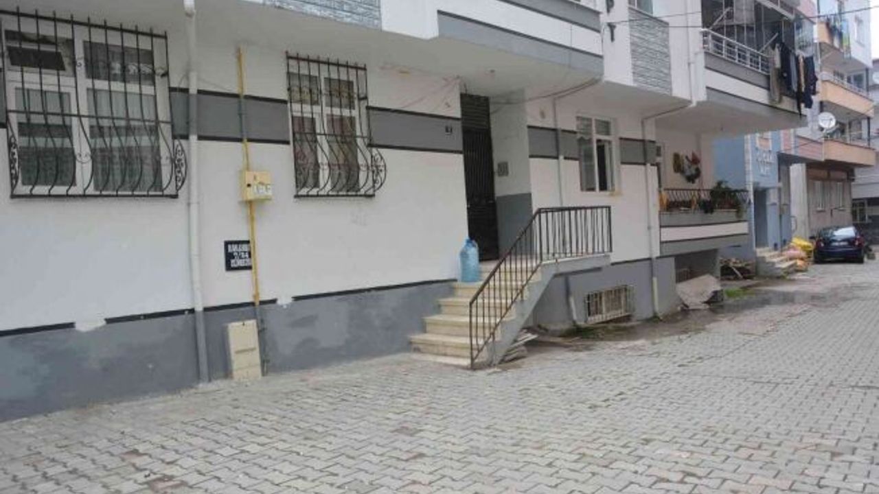 Ayrı yaşadığı eşini 6 yerinden bıçaklayan şahıs yakalandı