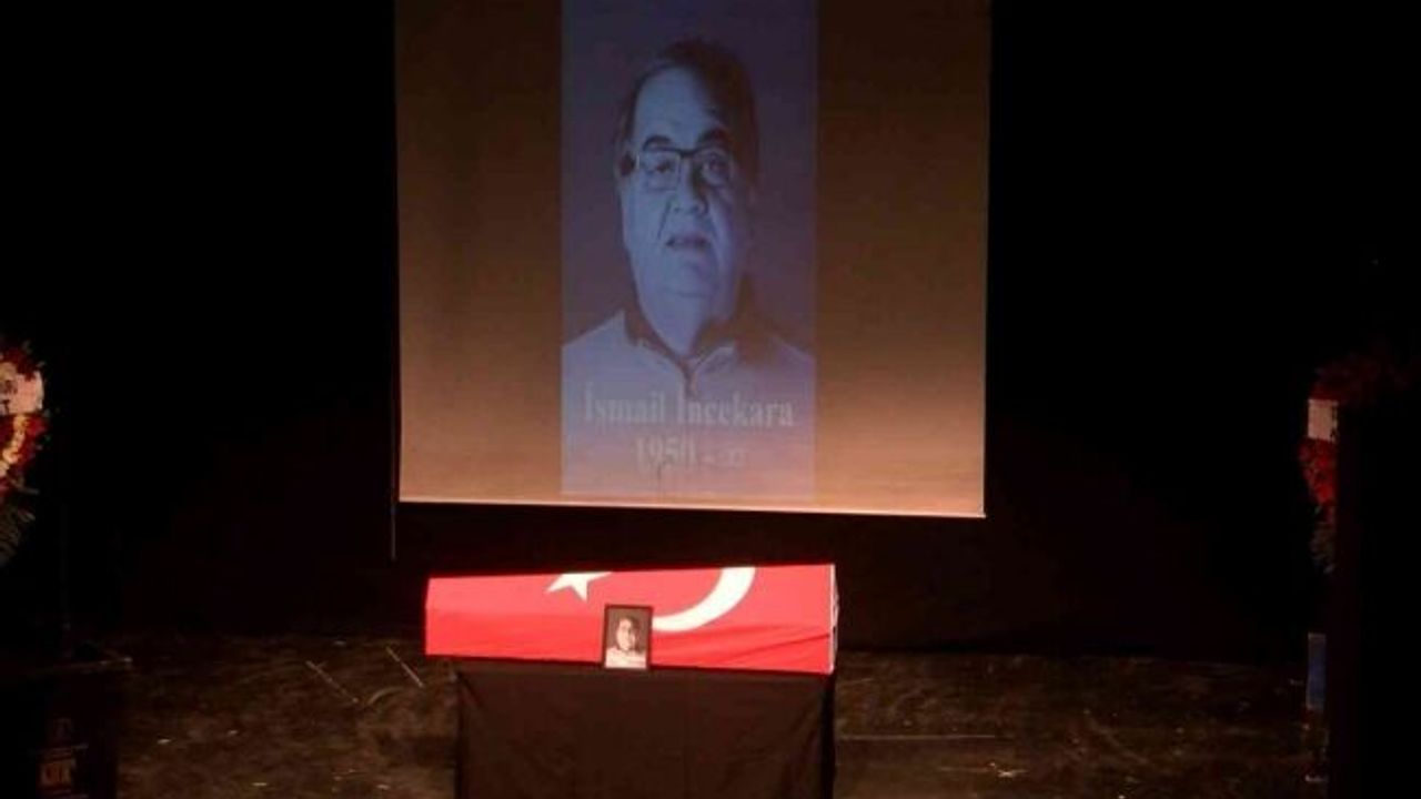 Oyuncu İsmail İncekara için İstanbul Tekel Sahnesi’nde anma töreni düzenlendi