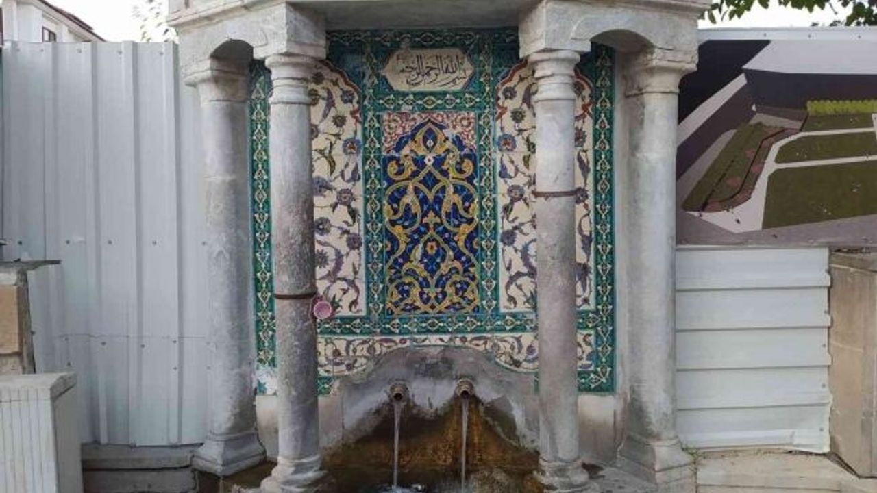 Doktor Cahit Yılmaz: "Kütahya Çinili Çeşmesi’nin üzerindeki çiniler, gerçek orijinal çiniler değil"