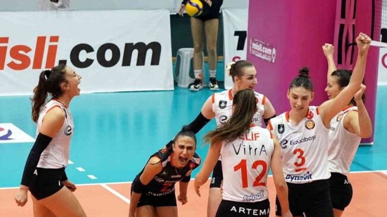 Misli.com Sultanlar Ligi: Eczacıbaşı Dynavit: 3 - VakıfBank: 0