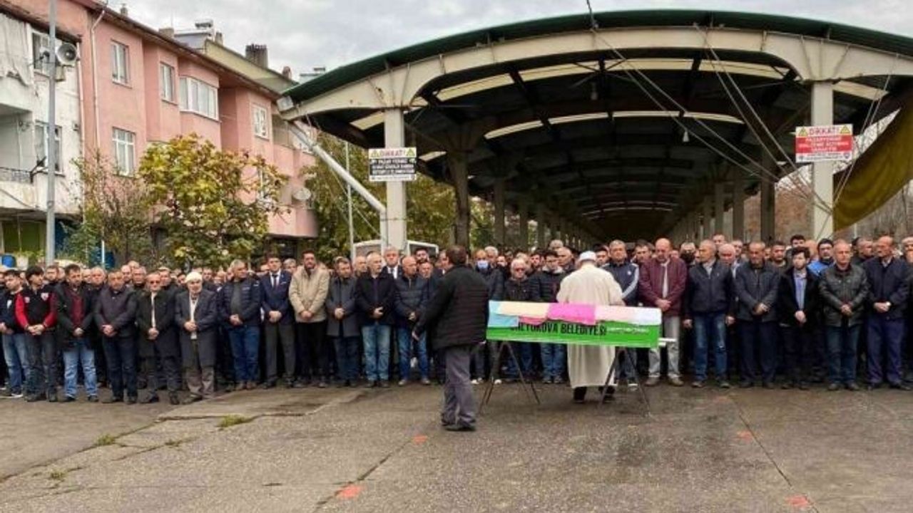 Trafik kazasında hayatını kaybeden anne Kök, toprağa verildi