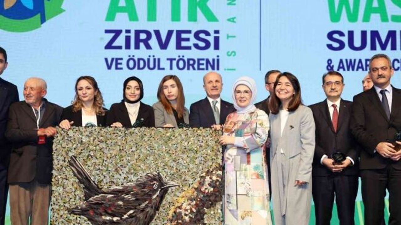 Emine Erdoğan: "Sıfır Atık hareketi, sizlerin ellerinde yükselip tüm dünyaya ve gelecek nesillere miras kalacak"
