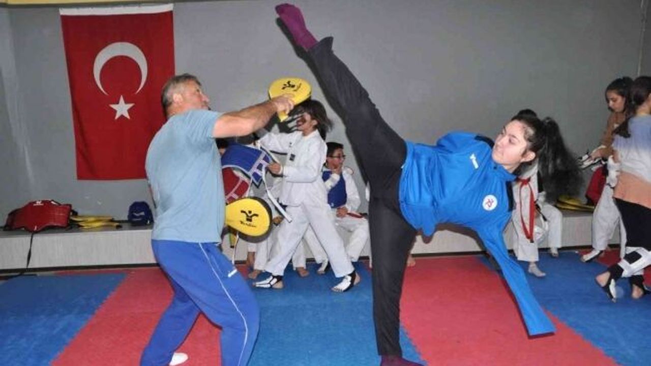 İki kolu olmayan Nisanur, Sümeyye Boyacı gibi altın madalya kazanmak istiyor