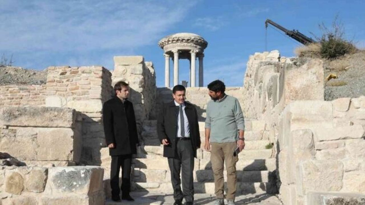 Kibyra Antik Kenti’nin görkemli çeşmesi ayağa kaldırıldı