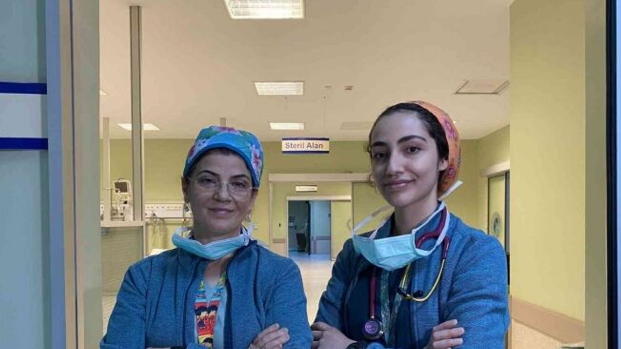 9 yaşındaki fotoğraf gerçek oldu, uzman annesinin asistanı oldu