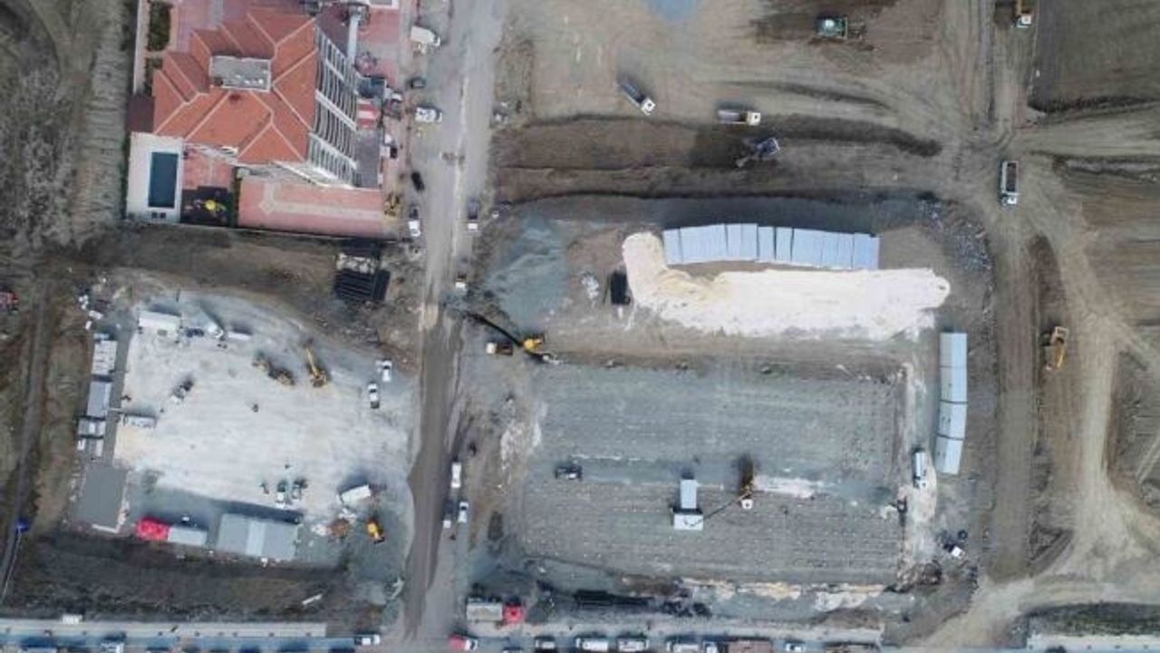 Antakya’da 2 bin metrekare alana konteyner hastane kuruluyor