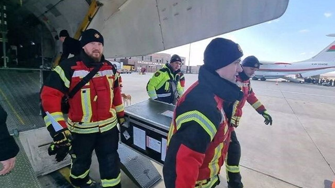 Ukrayna’dan gelen ilk arama-kurtarma ekibi Gaziantep’e ulaştı