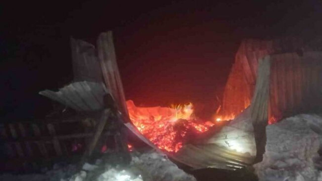 Alevlere teslim olan yayla evlerinden geriye demir yığınları kaldı