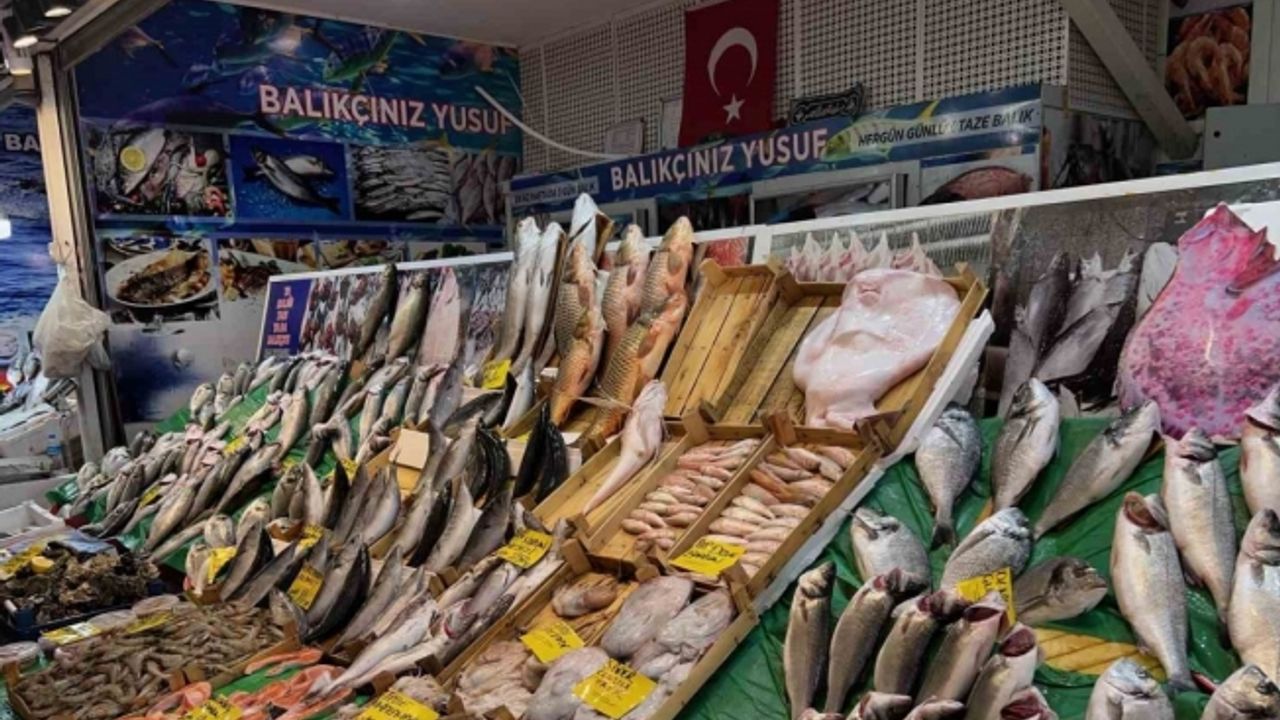 Balıkçılardan uyarı: “Balık yemek isteyen vatandaşlar son bir ayı iyi değerlendirsinler”
