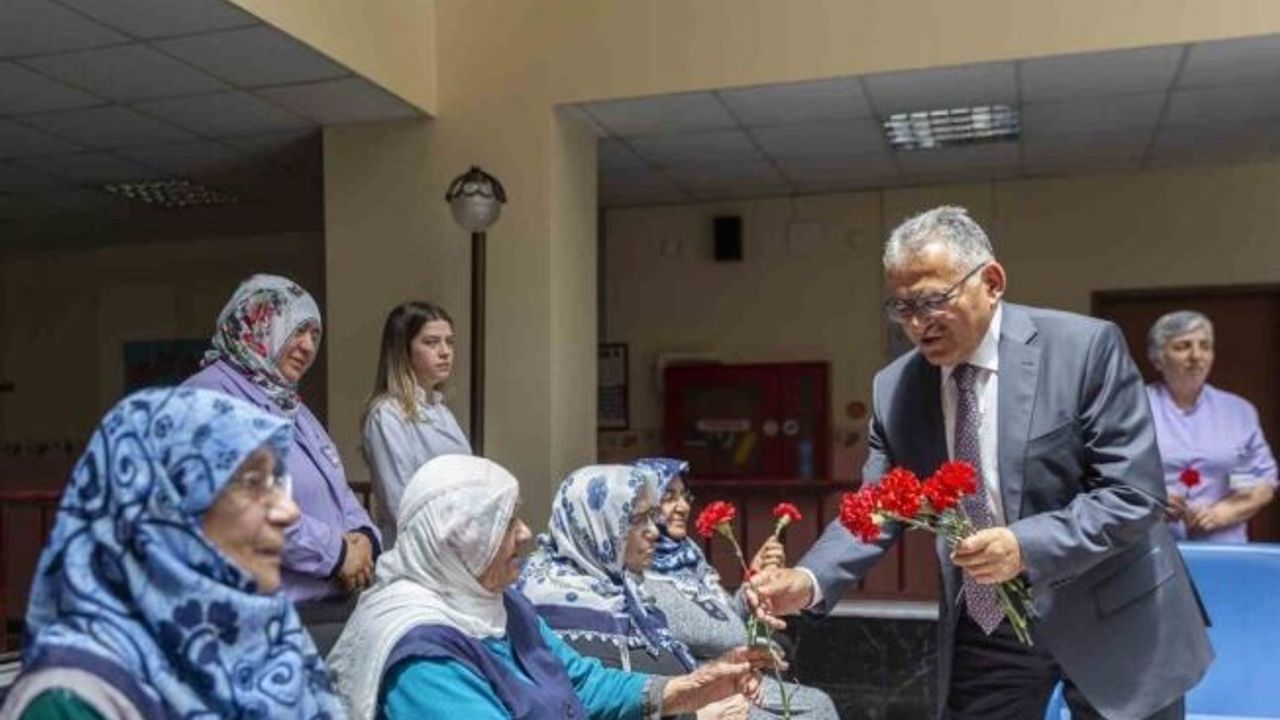 Büyükkılıç: "Dua kaynağı yaşlı çınarlarımızın Yaşlılara Saygı Haftasını kutluyorum"