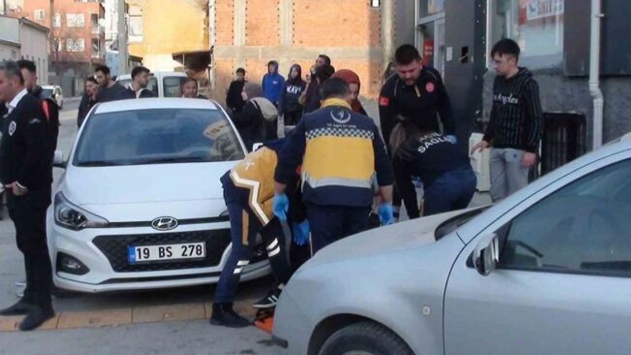 Çorum’da iki otomobil çarpıştı: 3 yaralı