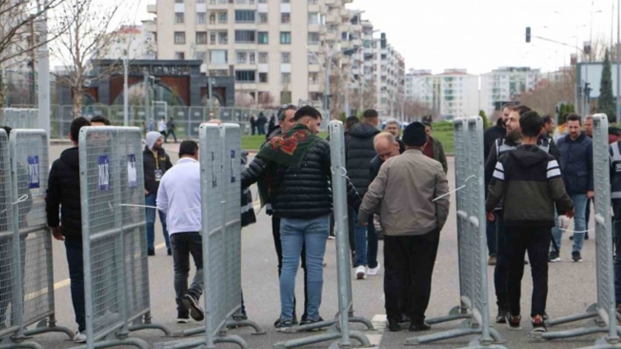 Diyarbakır'da Nevruz kutlaması geniş güvenlik önlemi içinde başladı - Gazete Rize / Rize Haber / Son Dakika Rize Haberleri