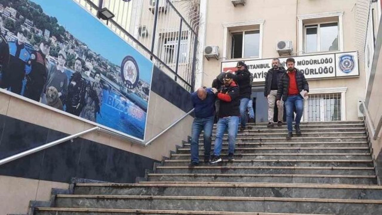 Elektronik aksamını değiştirdikleri otomobilleri çalıp il dışında parçaladılar