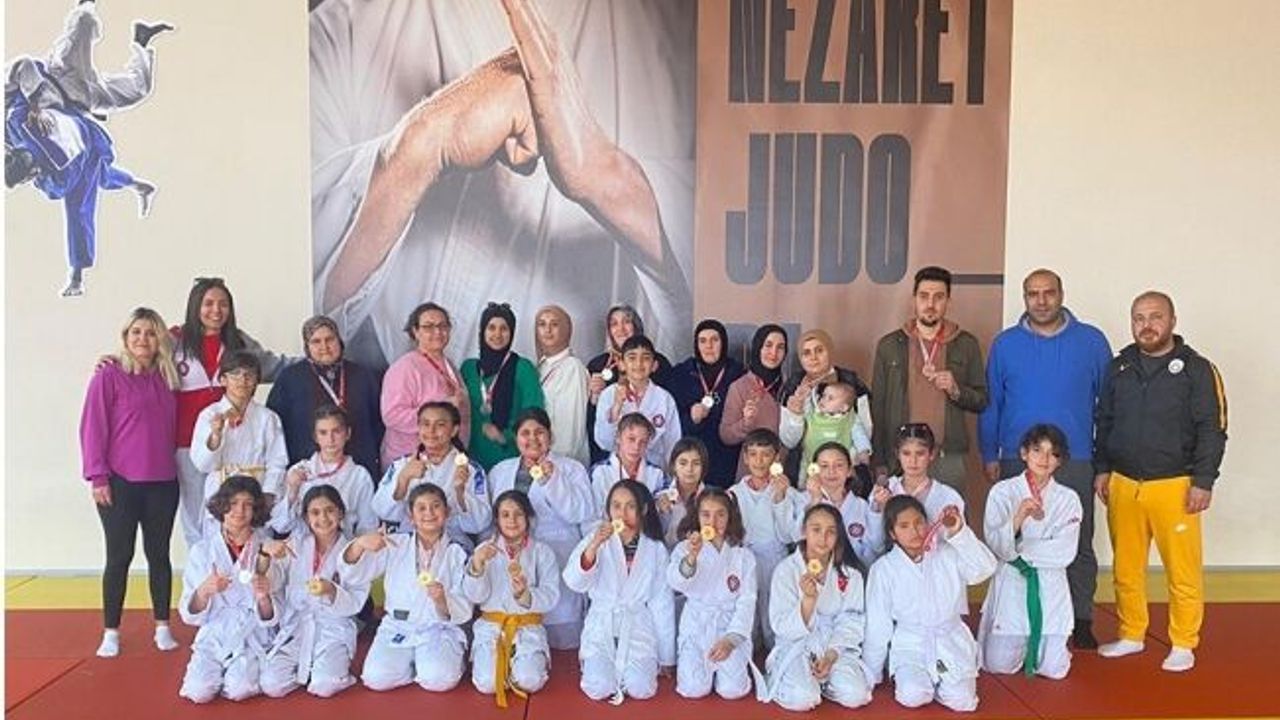 Karaman’da okullar arası küçükler judo il birinciliği müsabakaları yapıldı