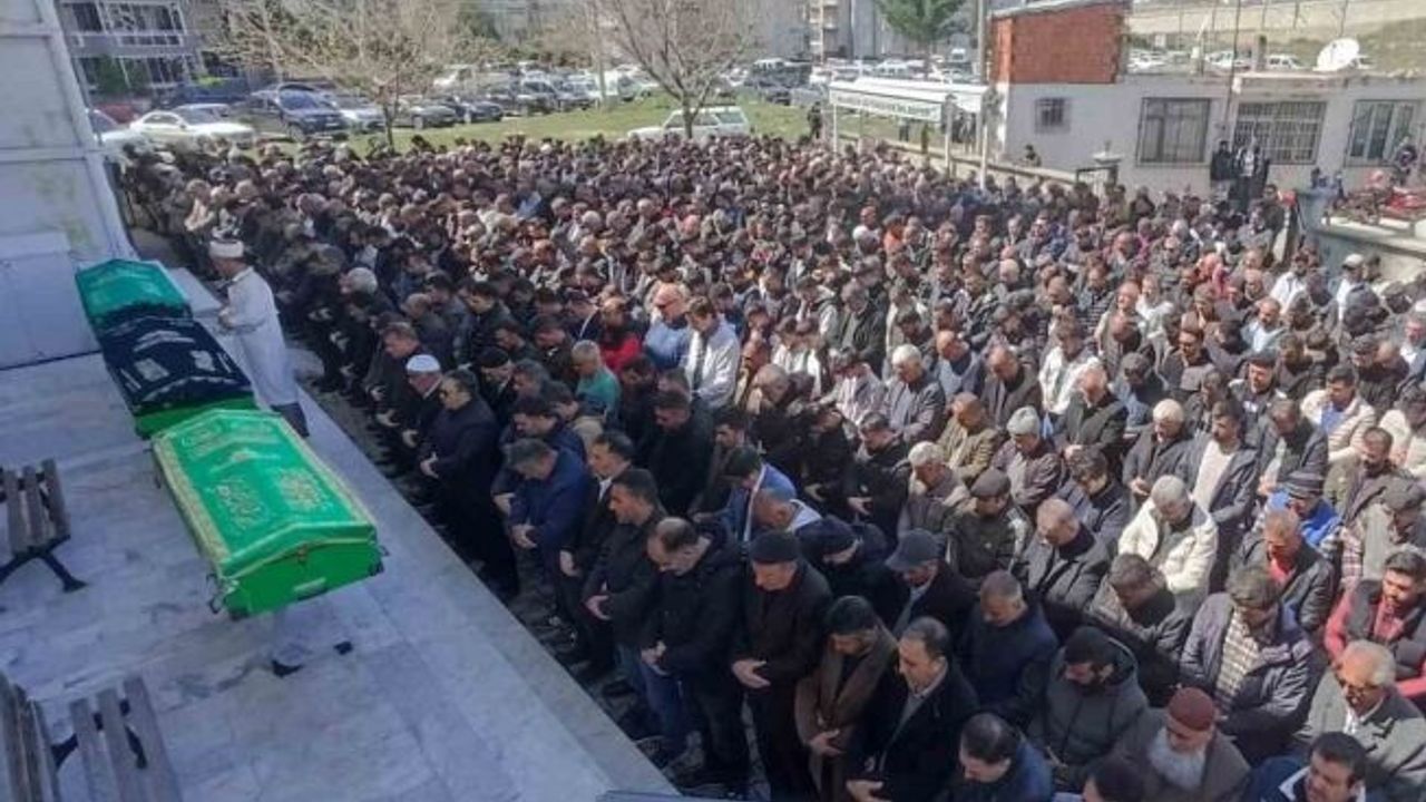 Kazada ölen baba oğul birlikte son yolculuğuna uğurlandı