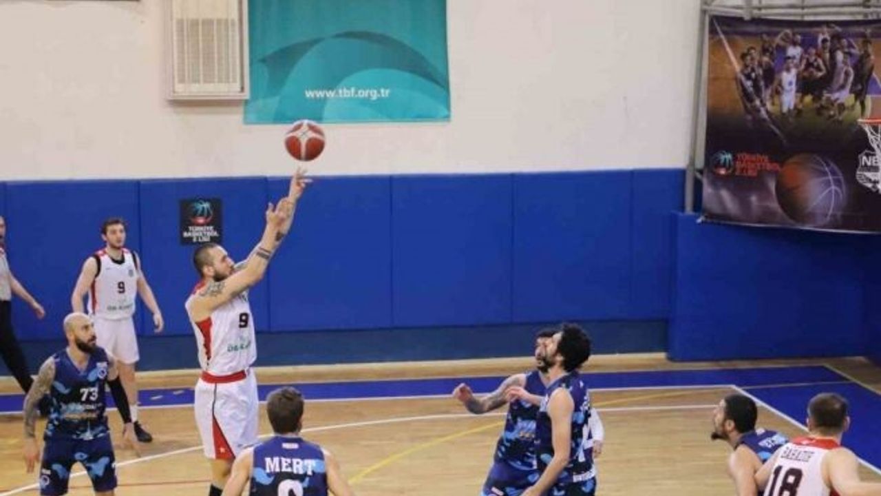 Nazilli Belediyespor Basketbol Takımı parkeden mağlup ayrıldı