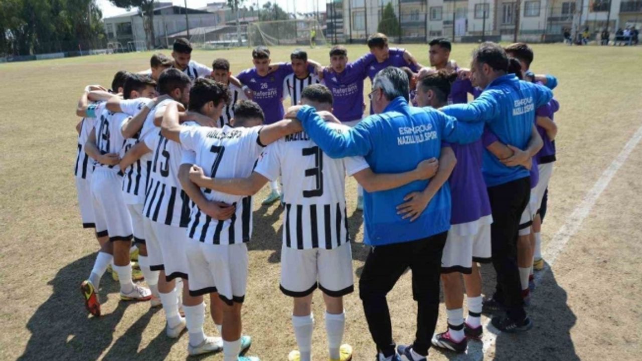 Nazilli Belediyespor U-19 takımı play-off bileti aldı