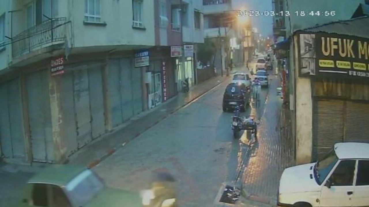 Önce çarptı, sonra öperek teselli etmeye çalıştı