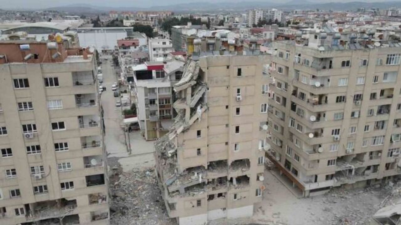 Osmaniye’de acil yıkım kararı bulunan 410 bina yıkıldı, 236’sının enkazı kaldırıldı