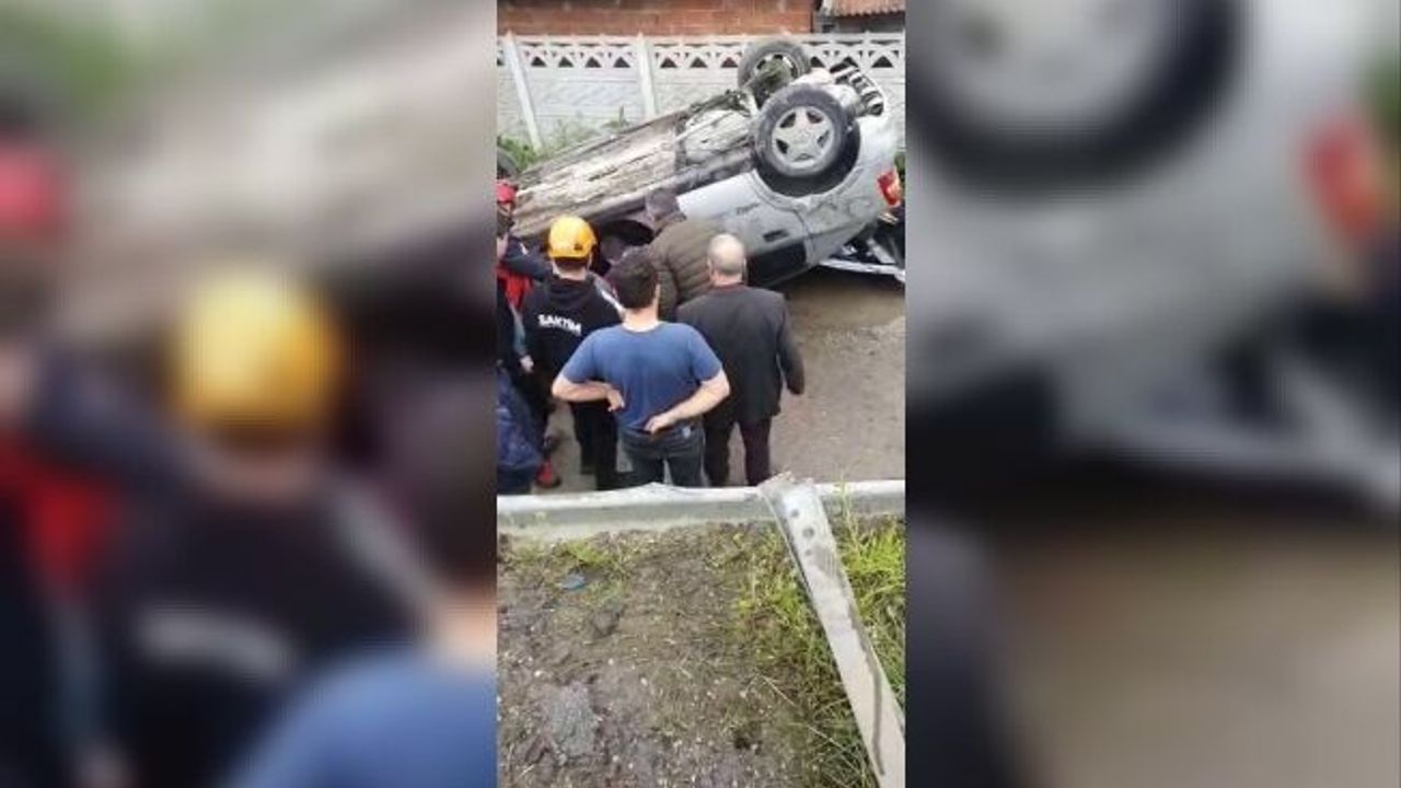 Otomobil mahalle yoluna düşerek ters döndü: 3 yaralı