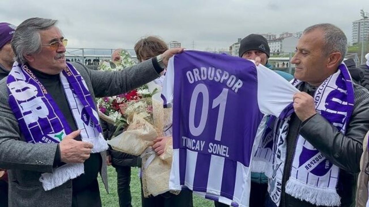 Vali Sonel, efsane Orduspor’u ilk maçında yalnız bırakmadı