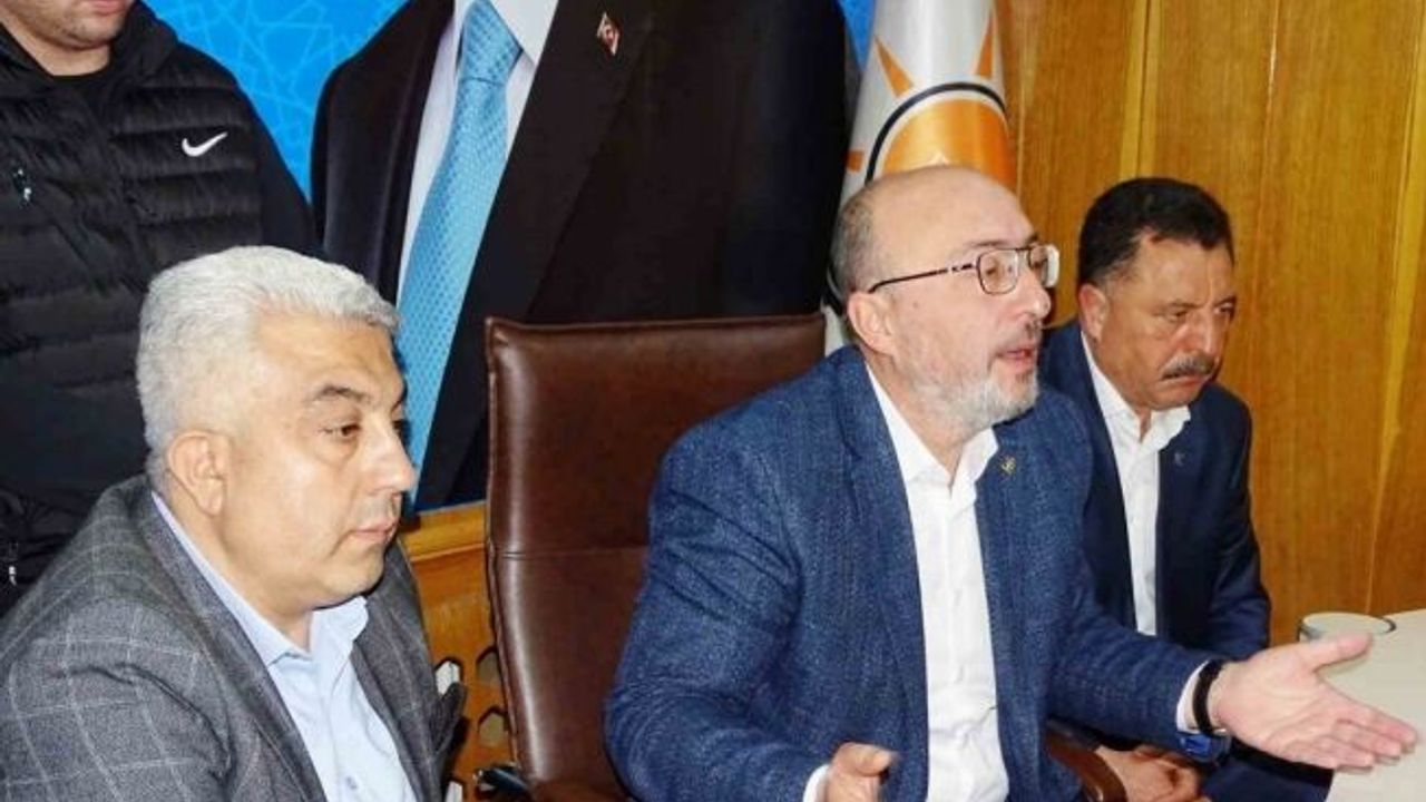 Başkan Önsay: "Türkiye’de siyaset ve seçim hizmet üzerinden yapılmıyor”