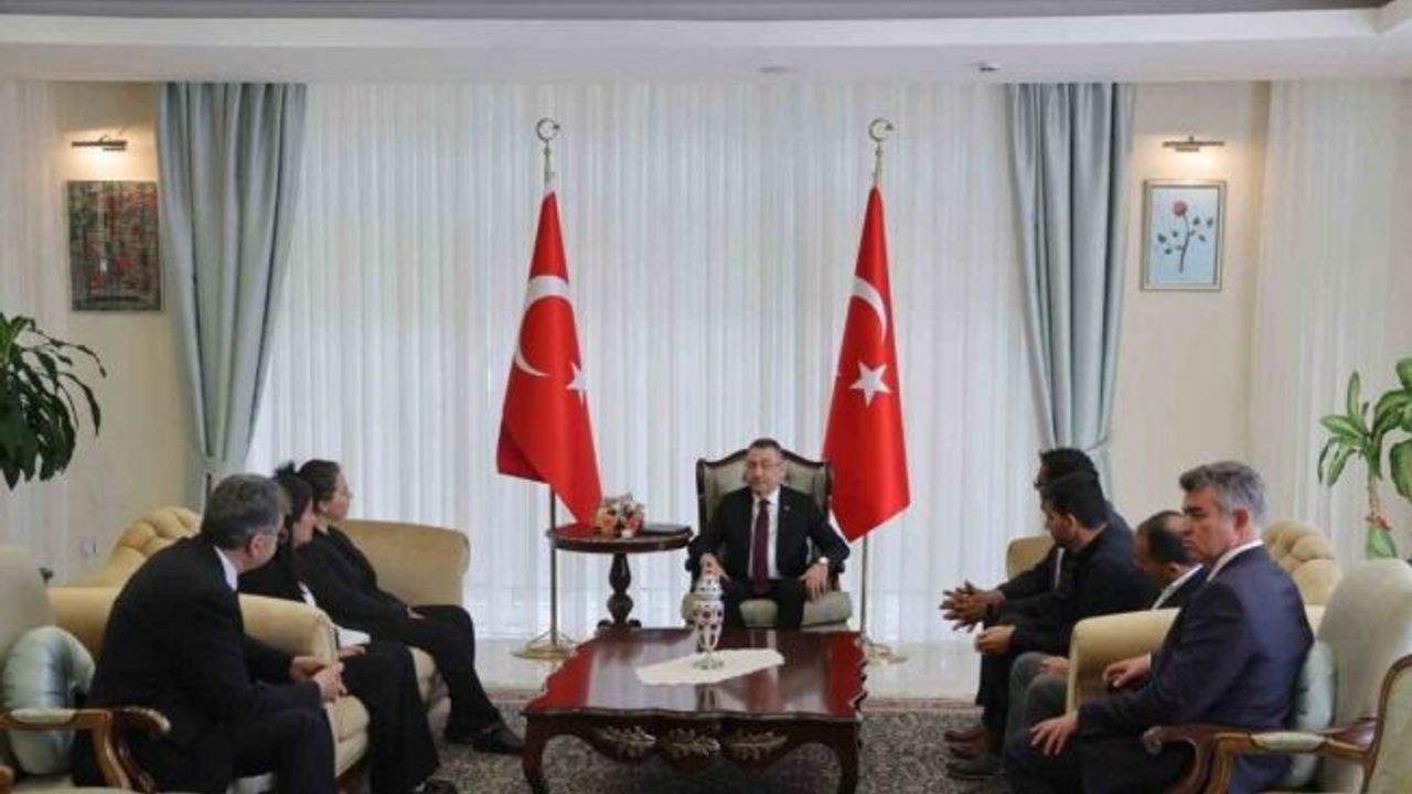 Cumhurbaşkanı Yardımcısı Oktay, Şampiyon Melekler Derneği ile bir araya geldi